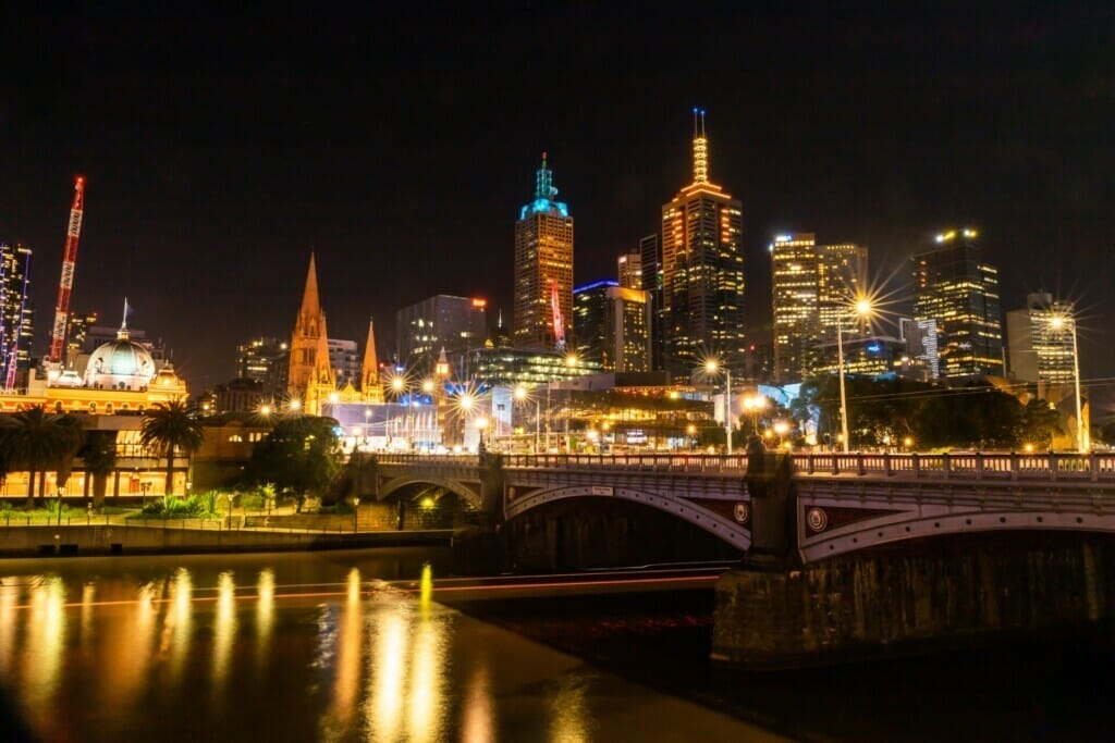 Melbourne flinders bridge